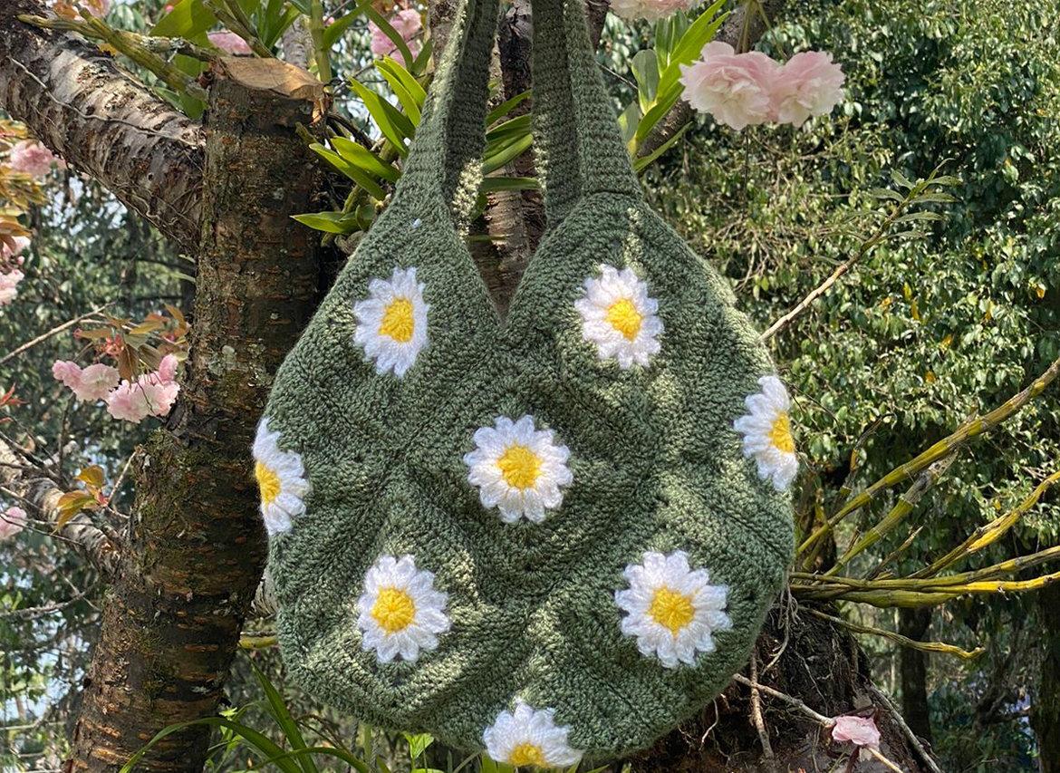 Teal Green Daisy Tote Bags